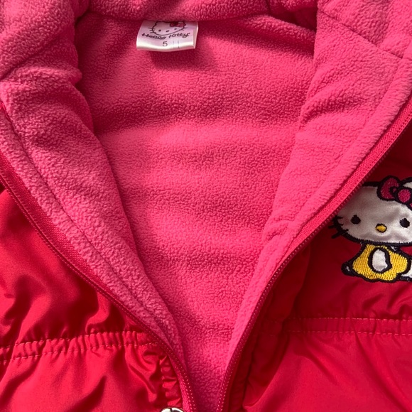 Hello Kitty Puffer Vest - Picture 4 of 6